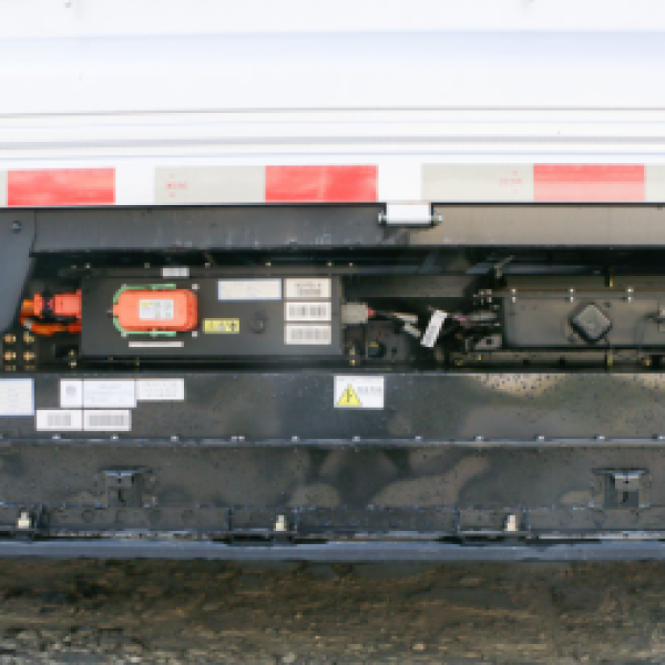 东风4米2纯电车型：绿色物流新选择