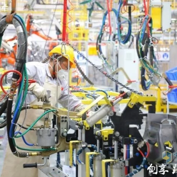 东风轻发ZD25发动机，高效运营的可靠之选