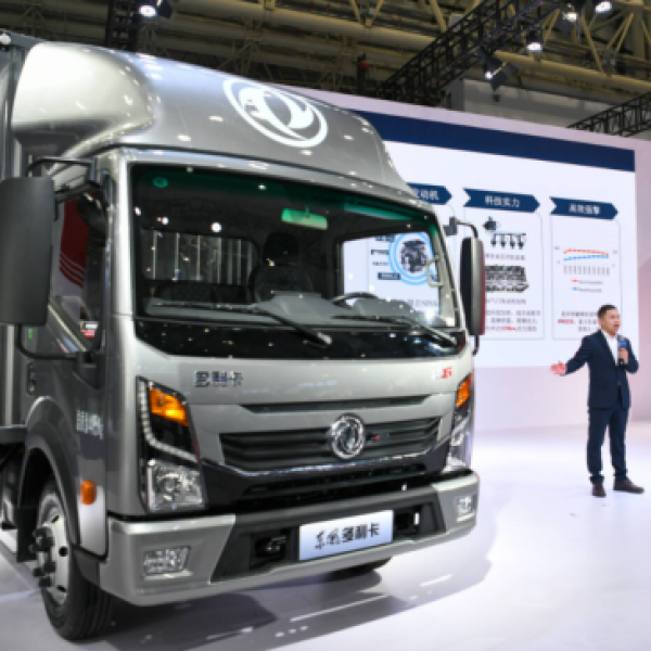 东风多利卡D6配尼桑发动机